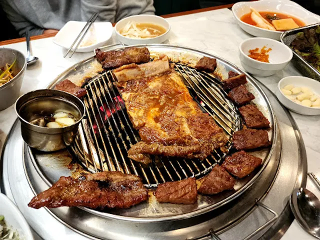 흥부골 숯불돼지 왕갈비 영등포점