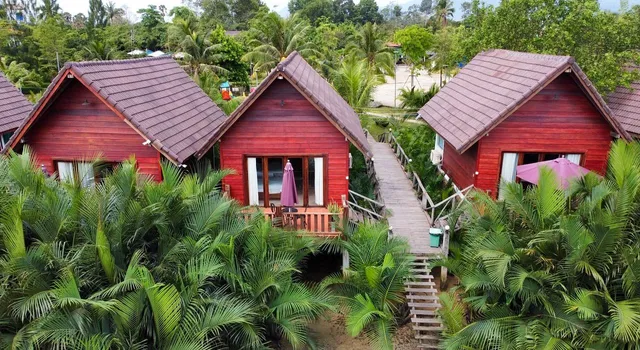 Lodge Moni Essara Kompot