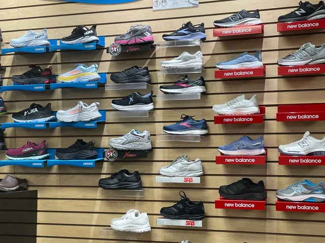 Eneslow Shoes & Orthotics