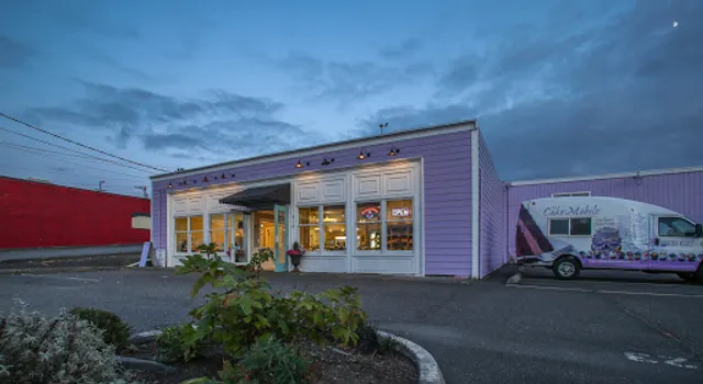 Celebrity Cake Studio