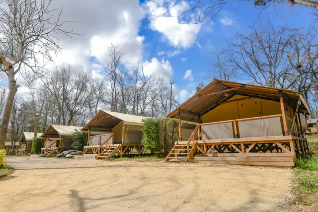 Camping du Lac de Neufont