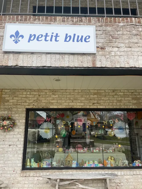 Petit Blue Hamptons party store