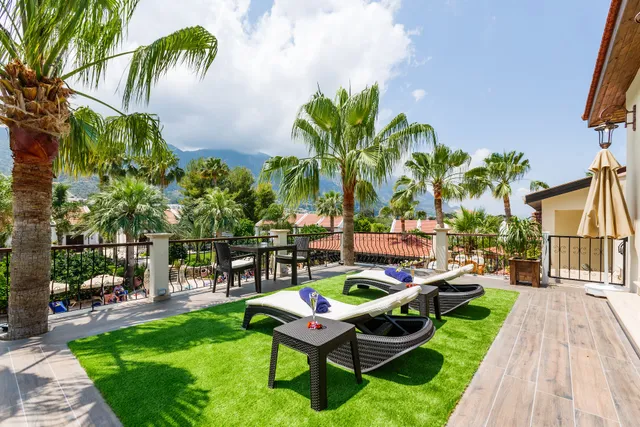 Almond Holiday Village