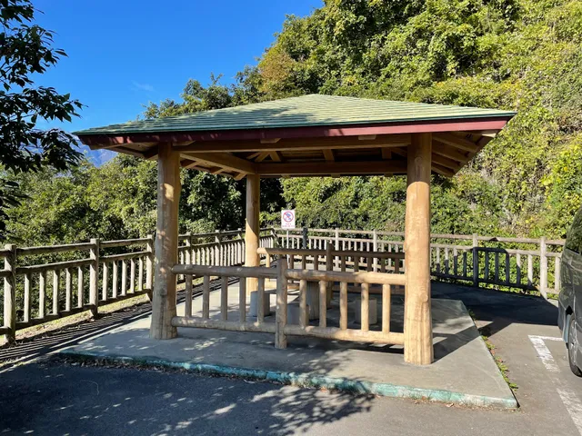 Kamanashigawa Bridge Pocket Park