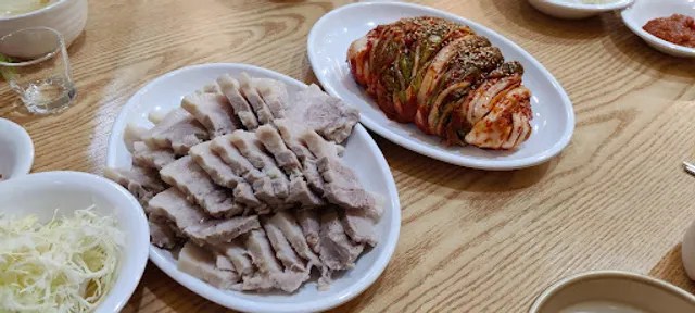 종로 장군족발보쌈 신관