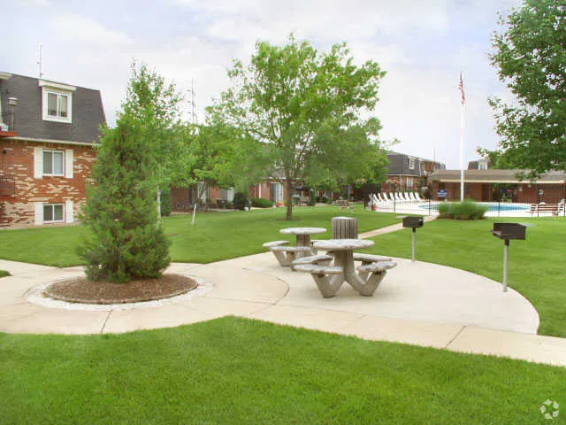 Eastborough Apartments