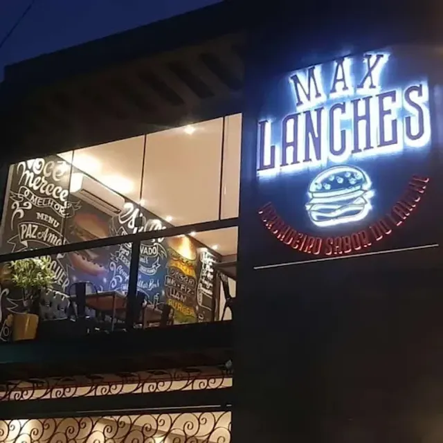 Max Lanches