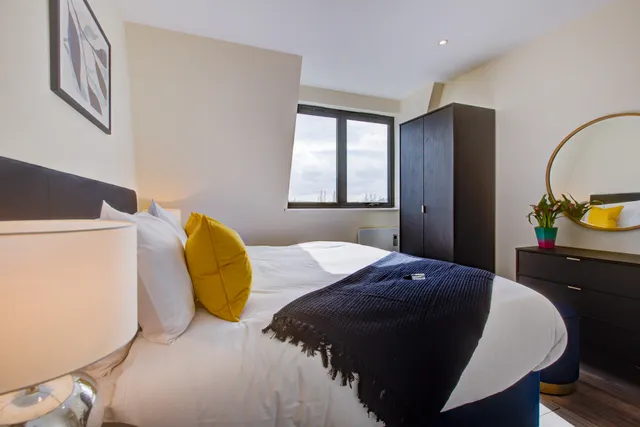 Hybrid Resi - Sutton Cheam