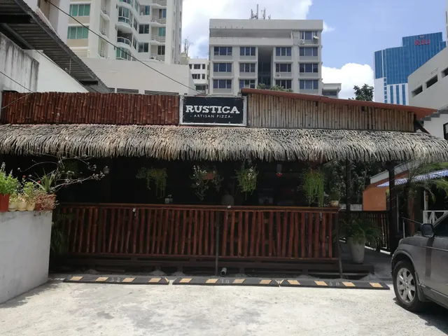 Rustica Artisan Pizza