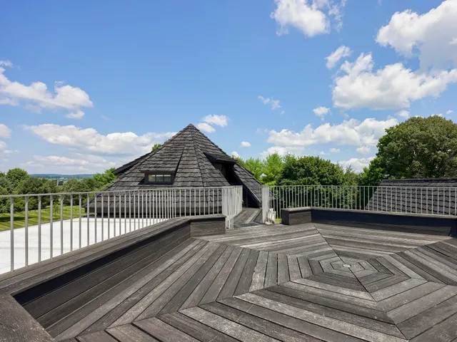 Twin Pine Manor Bed & Breakfast