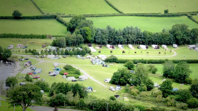 Dol-Llys Farm Caravan & Camping