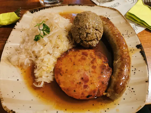 Weingut H.u.C. Wolf & Weinstube Wolf