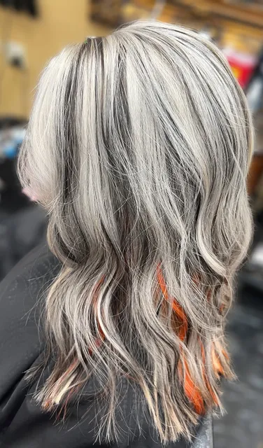 Sanderella Salon & Spa Inc