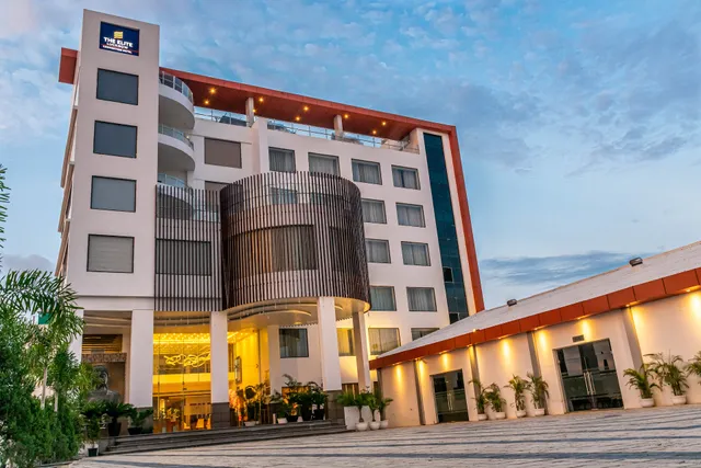 The Elite Lucknow Convention Hotel