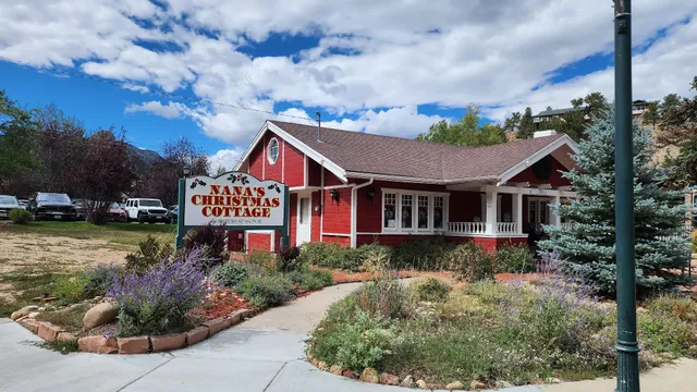 Nana’s Christmas Cottage