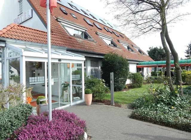 Airport Fashion Hotel