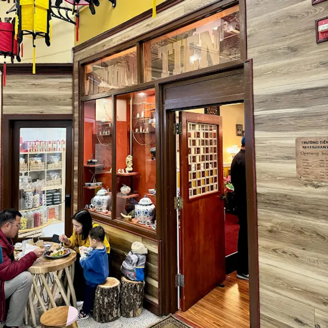 Truong Tien Restaurant