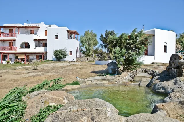 Ydreos Studios & Apartments