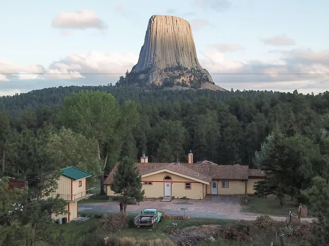 Devils Tower Lodge