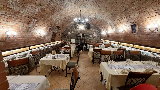 Remete Pince Étterem