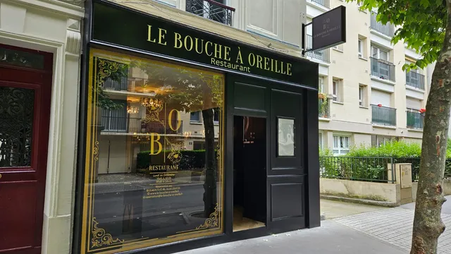 Le Bouche à Oreille