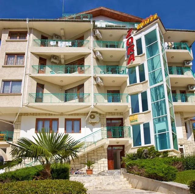 Hotel Zora Хотел Зора
