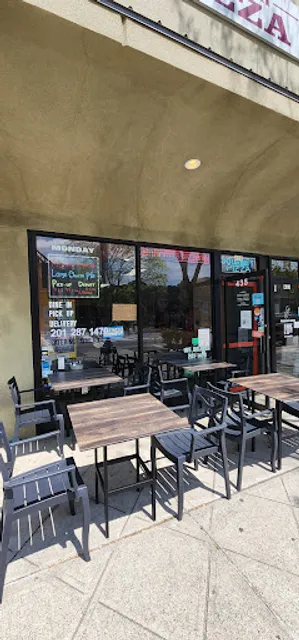 Roberto's Pizzeria & Restaurant