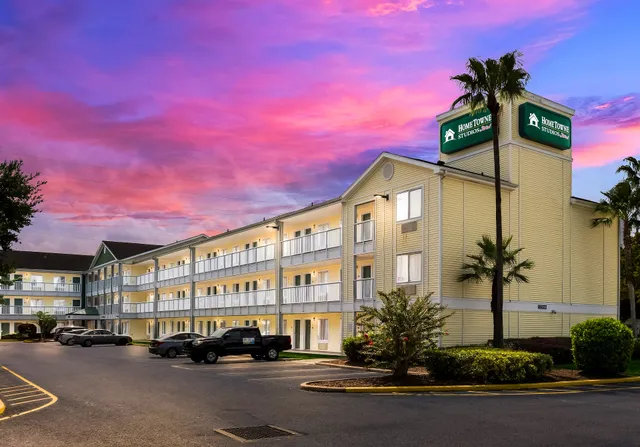 HomeTowne Studios Orlando - UCF Area