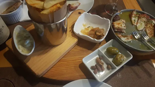 Tábuas, Copos & Outras Cenas