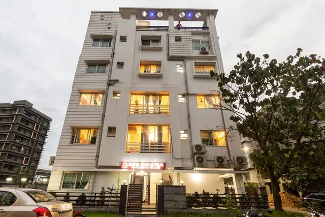 Collection O 50119 Deobinayak New Town Narkelbagan