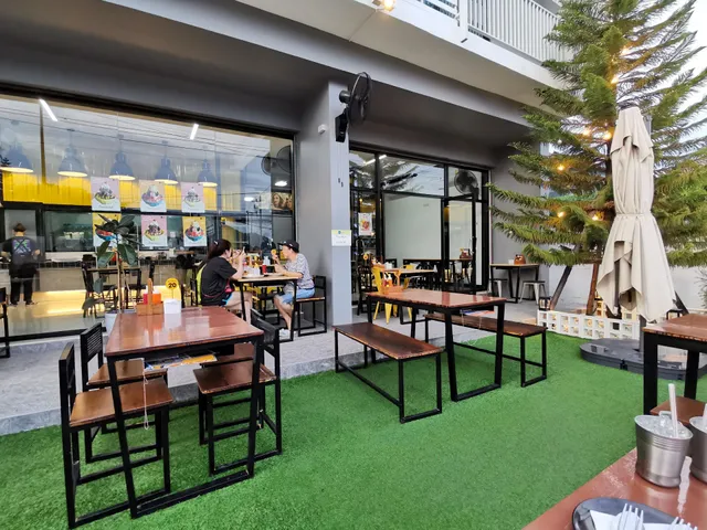 EAT STEAK Bangphra (อีทสเต็ก บางพระ)