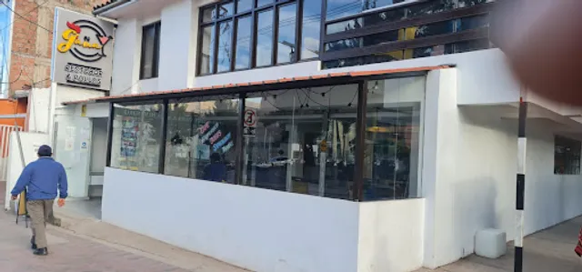 Gama Restobar & Pollos