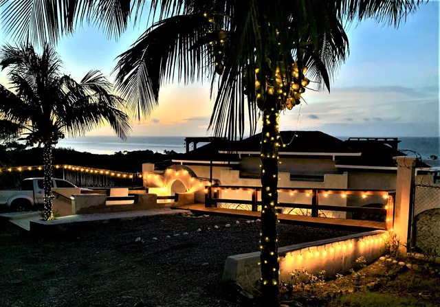 Bella’s Place Roatan