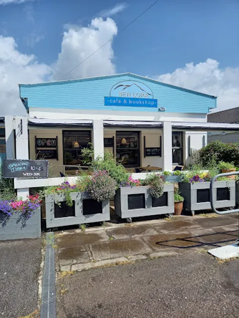 Ben Lora Cafe & Bookshop
