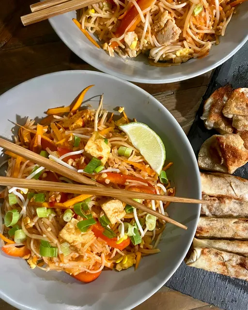 VIET FRESH (Woodstock Farmer's Market)