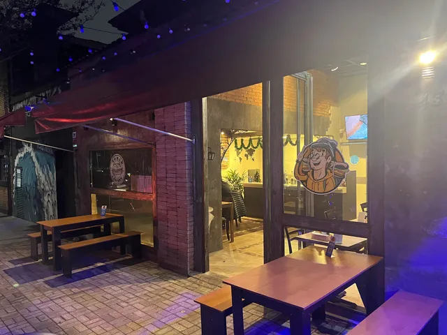 Nomad Lanches e Cervejas Artesanais