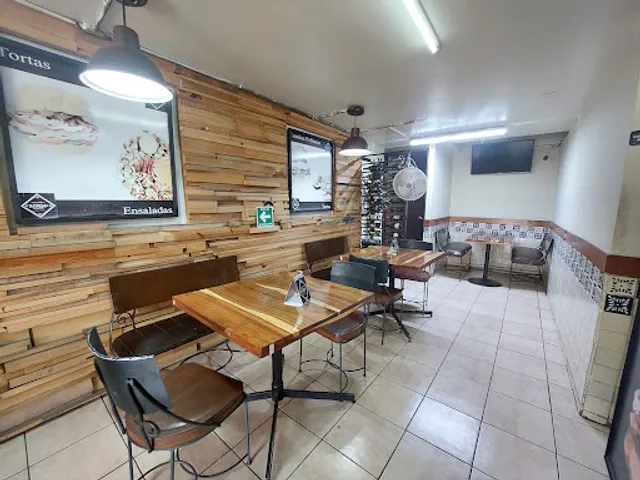 Cemitas y Tortas La Estrella Suc. Miramontes