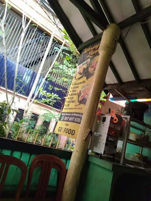 Warung Lumpia Kak Heni