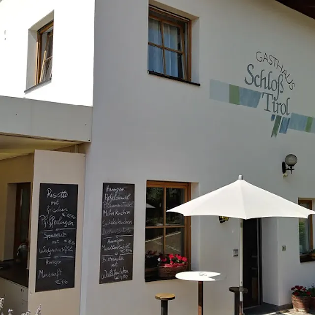 Gasthaus Schloss Tirol
