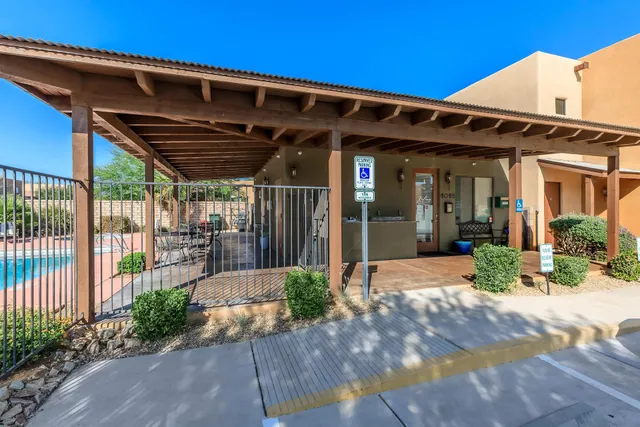 Galeria De Coronado Townhomes