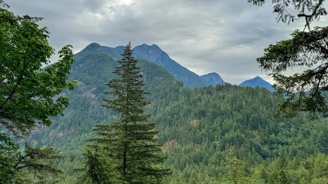 Serpent’s Back trailhead