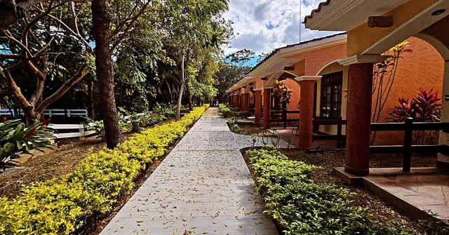 La Caballeriza Hotel