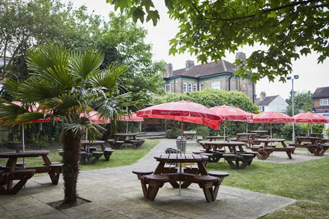 The Hare & Hounds Sunbury on Thames