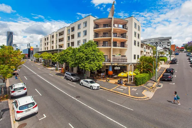 Spring Hill Central Apartments