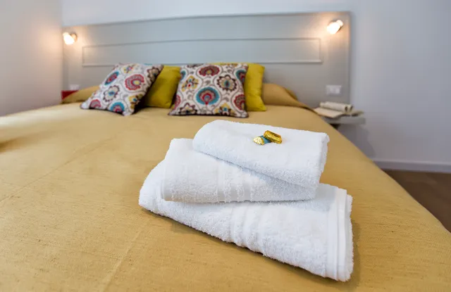 B&B Jolie Julie Accomodation vicino Ospedali/Cliniche, Policlinico, Fac. Medicina, Agraria, Veterinaria, Sez. Corte d'Appello