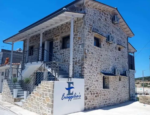 Evaggelia's Stone Suites