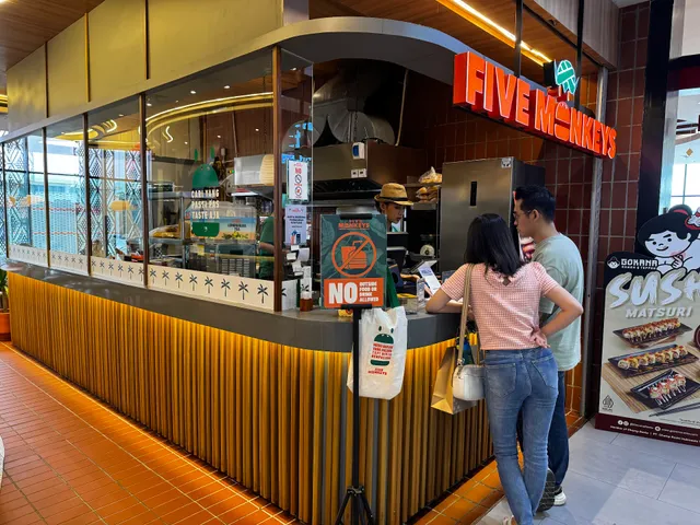 Five Monkeys Burger - Sarinah