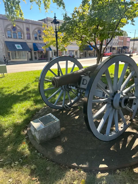 Shoppe On the Square