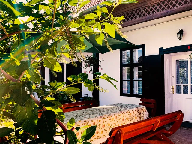 Tornácos Vendégház Kápolnásnyék