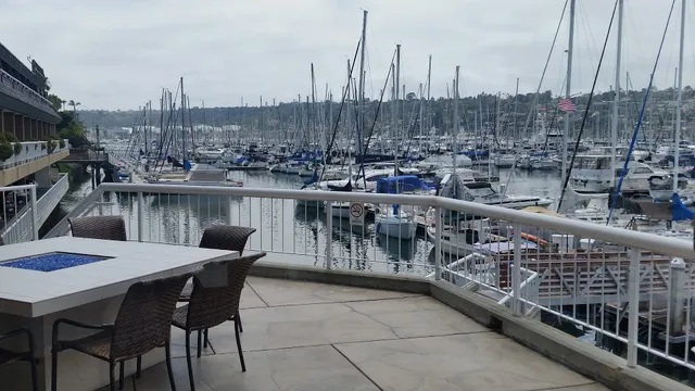 Bay Club Bar & Grill